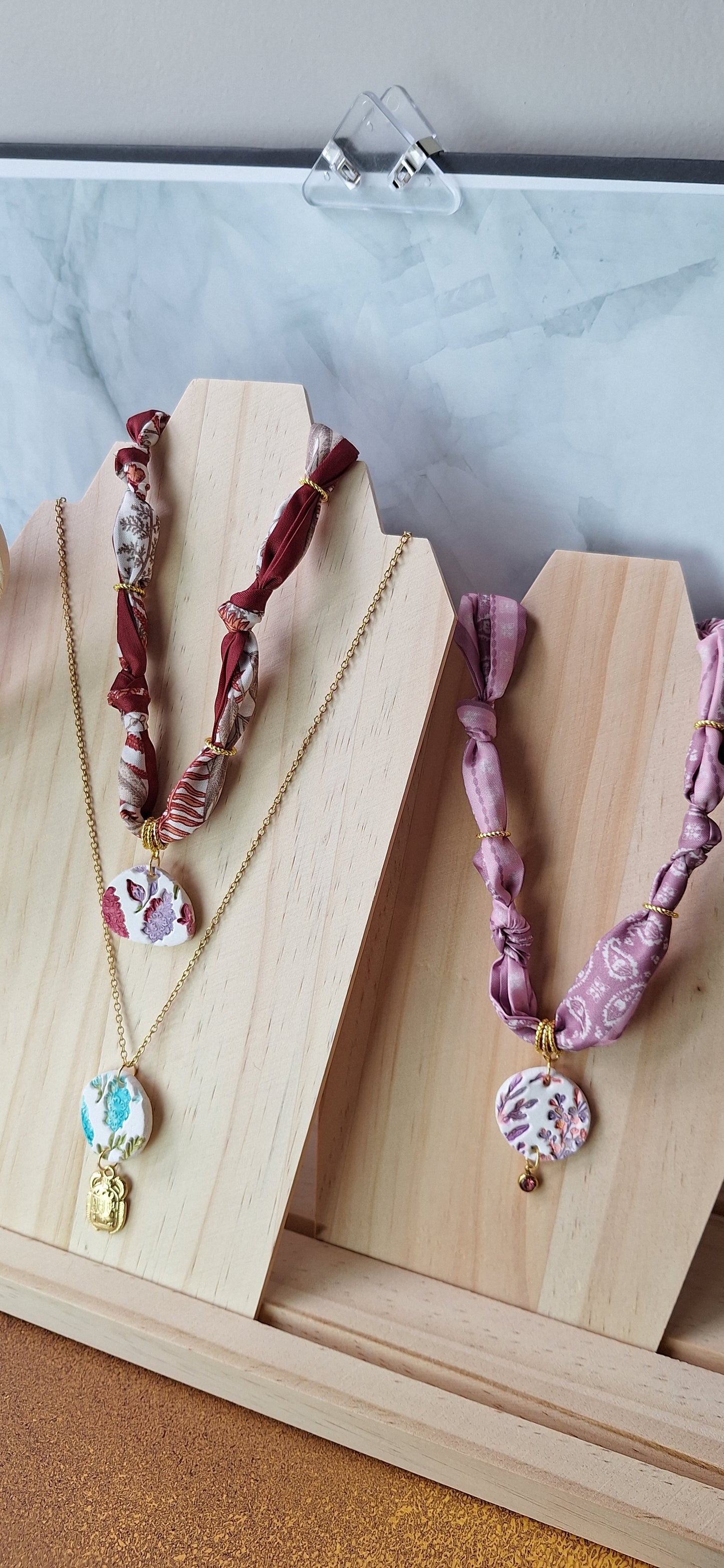 Collier foulard rose clair