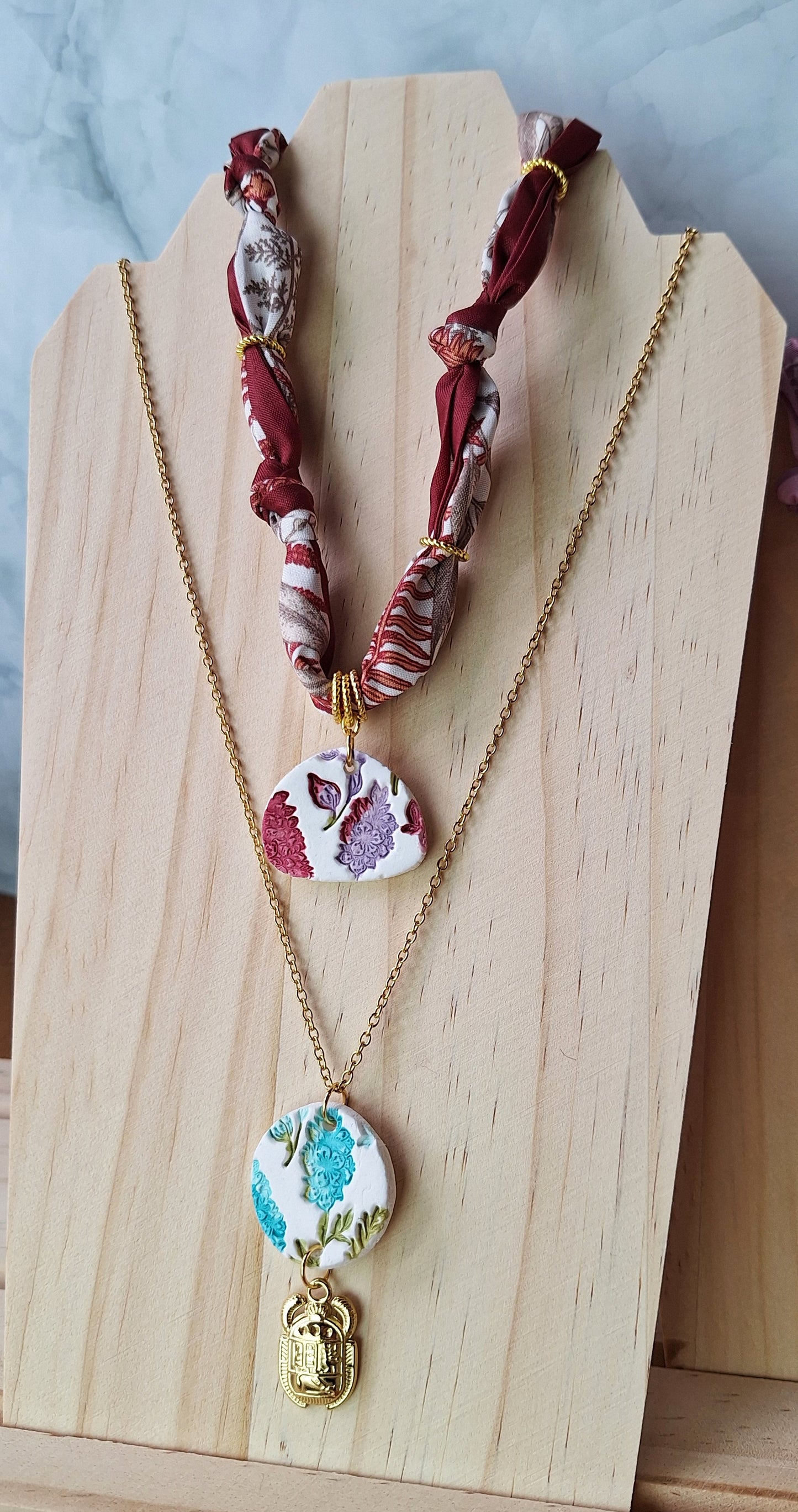 Collier foulard bordeaux