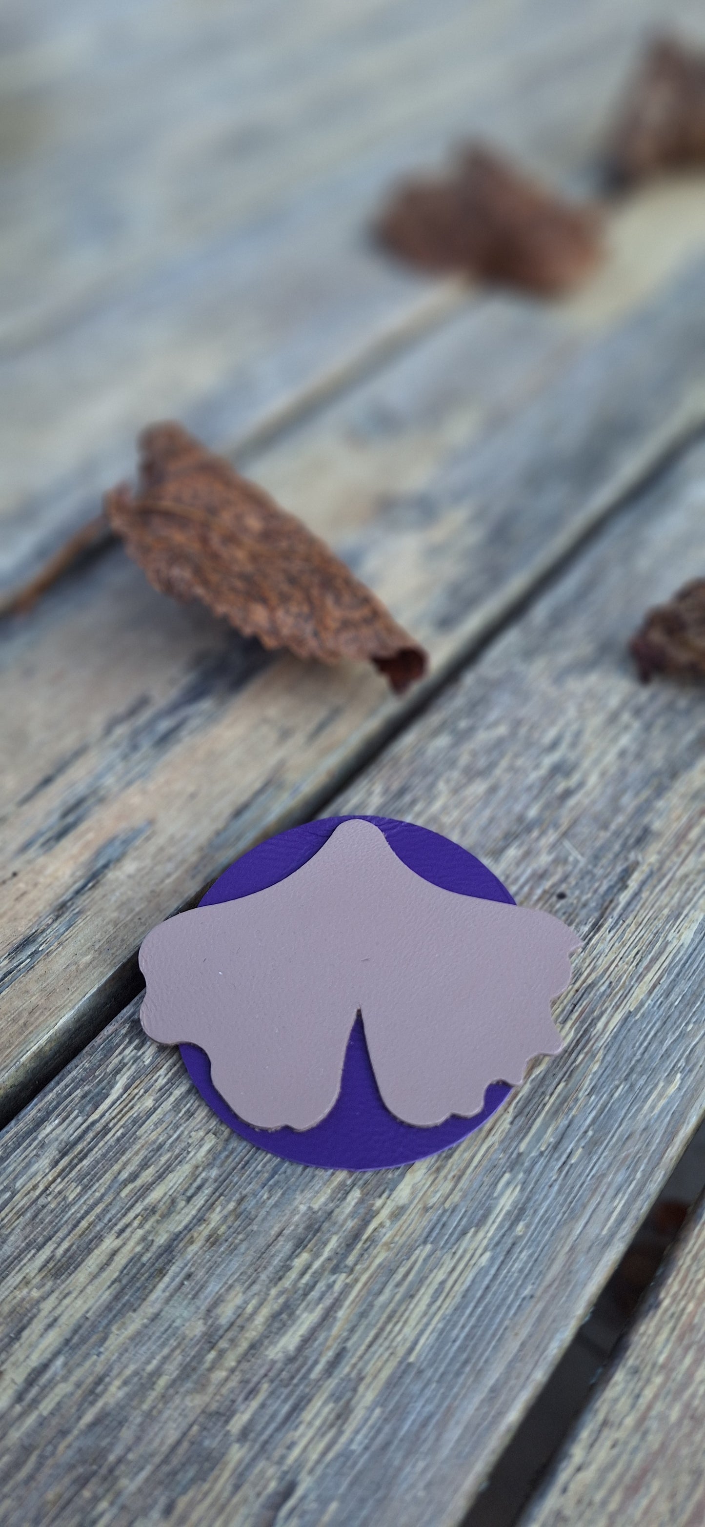 Broche Gingko - violet & beige