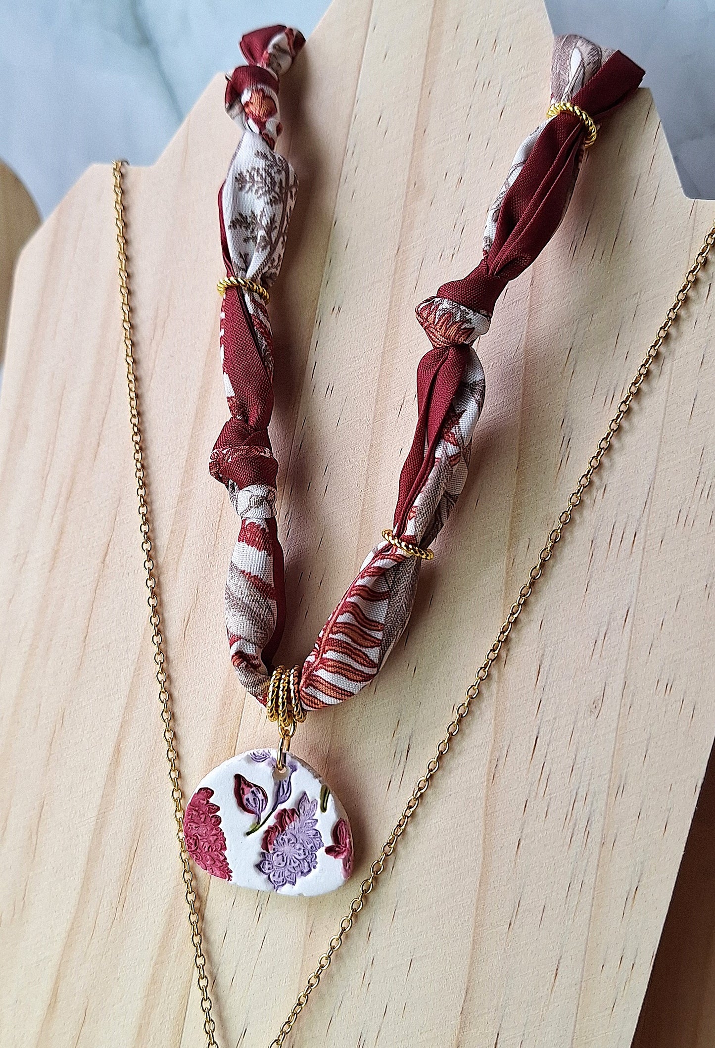 Collier foulard bordeaux