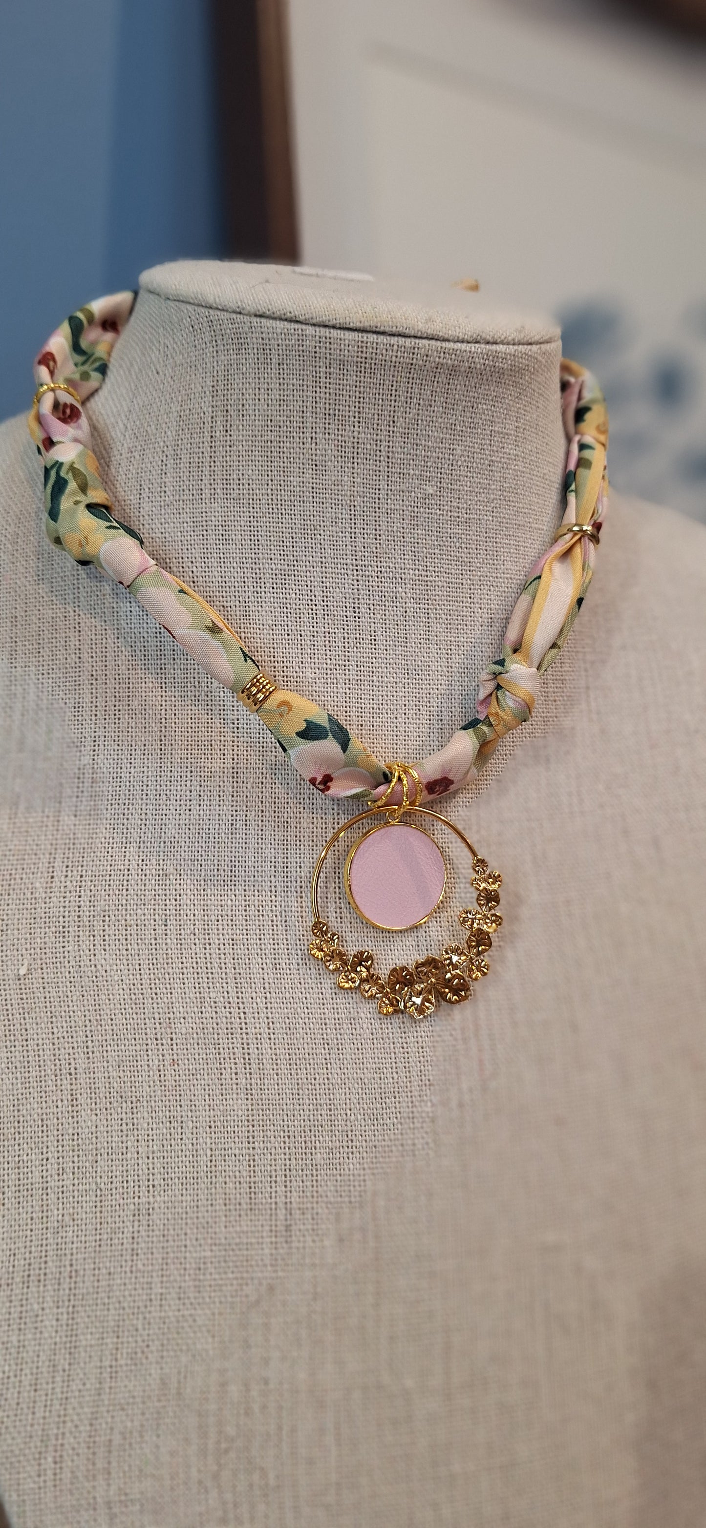 Collier-foulard Allure - rose