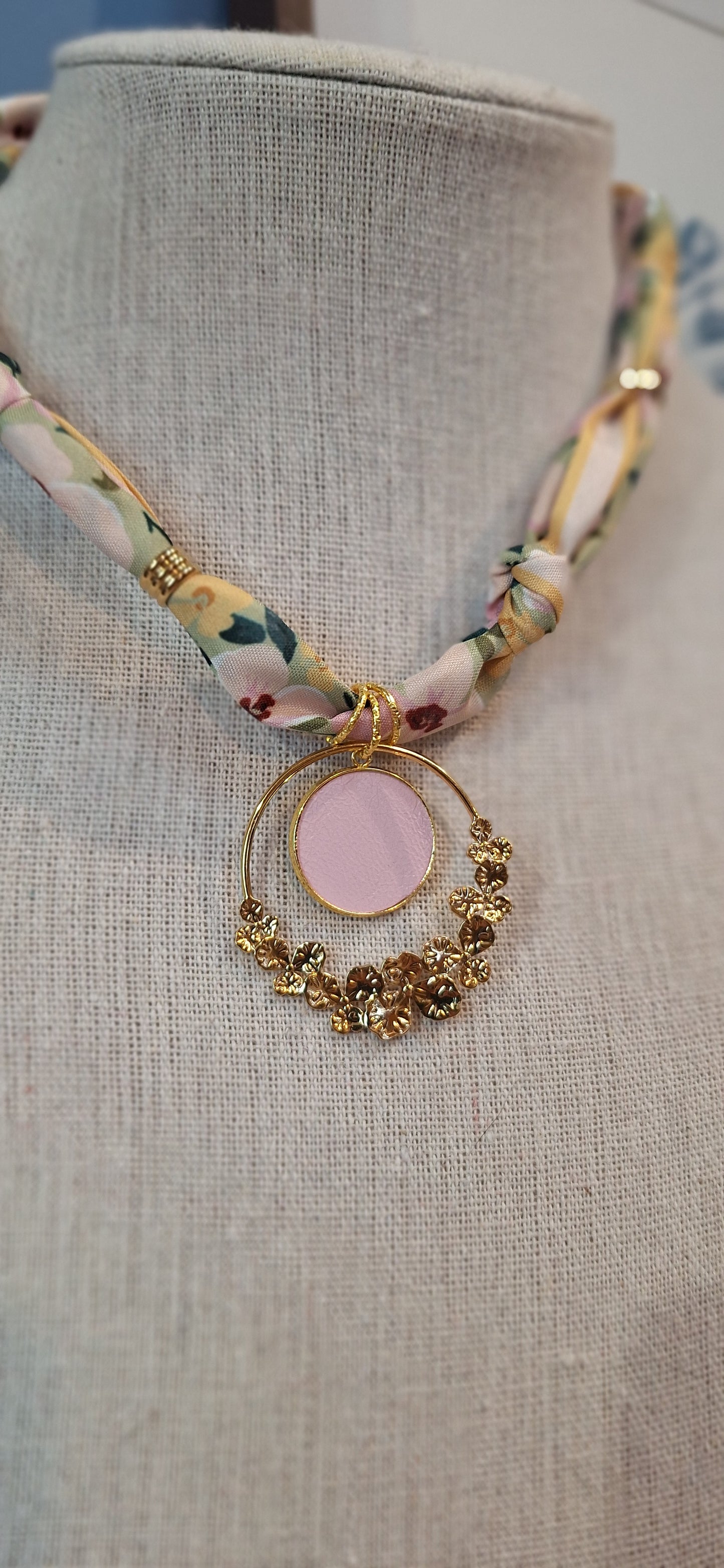 Collier-foulard Allure - rose