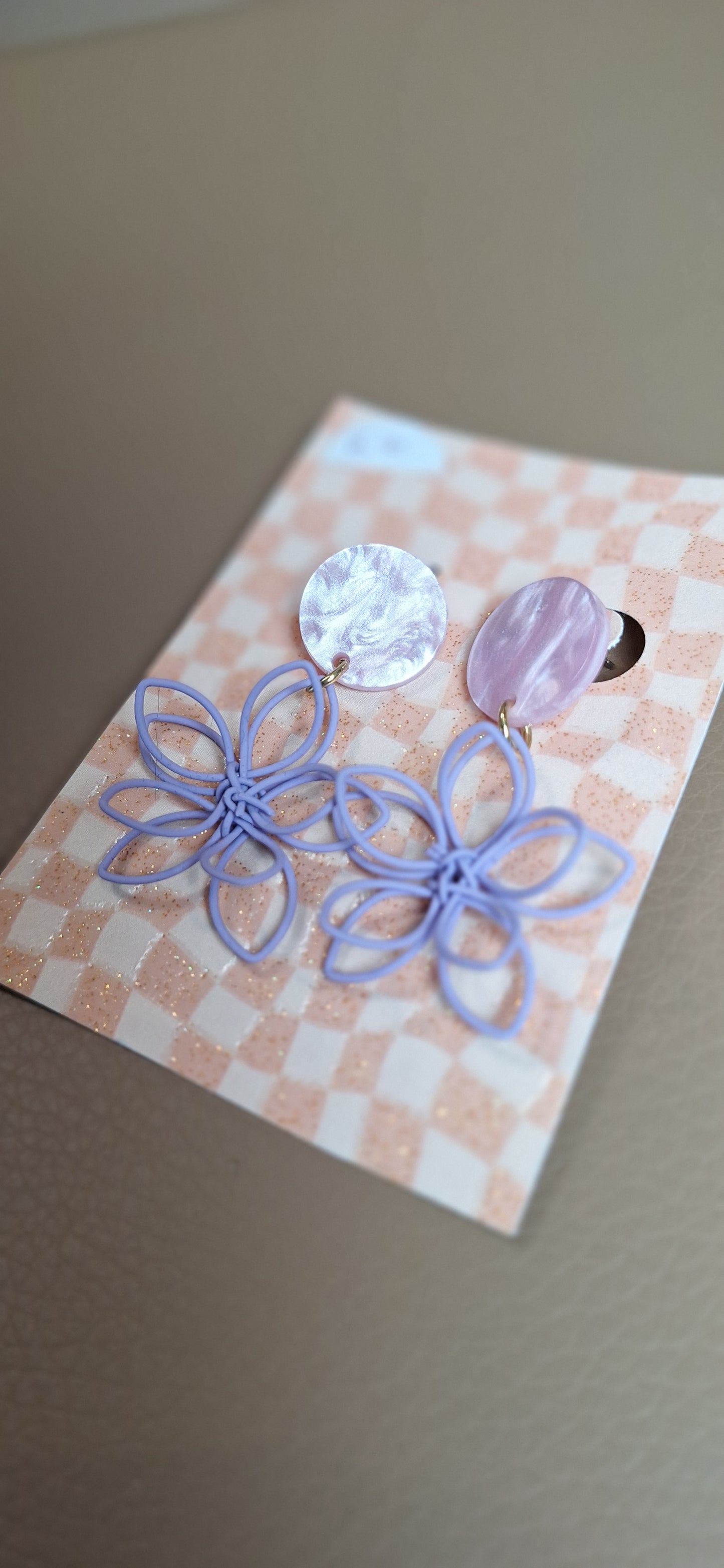 Boucles fantaisie - fleurs mauves